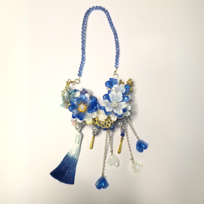 Elegant Crystal Floral Car Mirror Charm – Handmade Blue & White Beaded Ornament | Chic Car Décor Gift